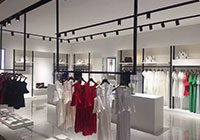 服装店提升质感的秘诀—采用飞利浦灯具，提升整体空间感